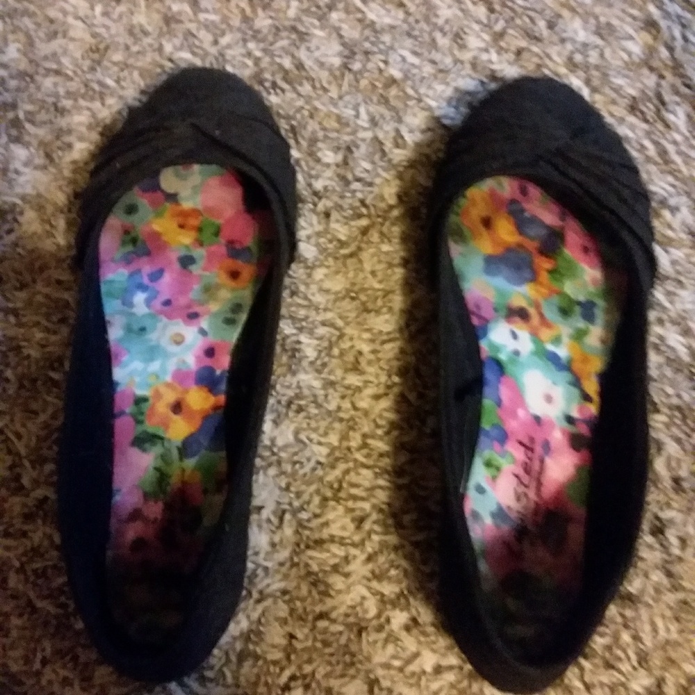 Black flats